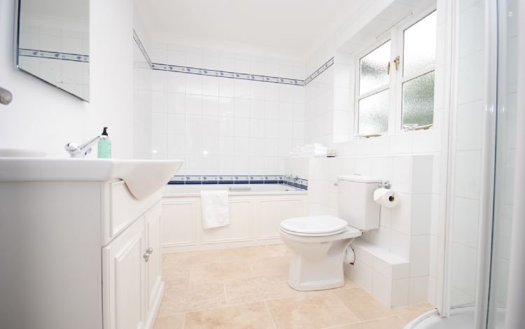 bathroom 4